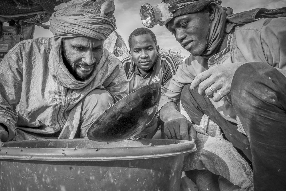 a gold rush in the desert Photo