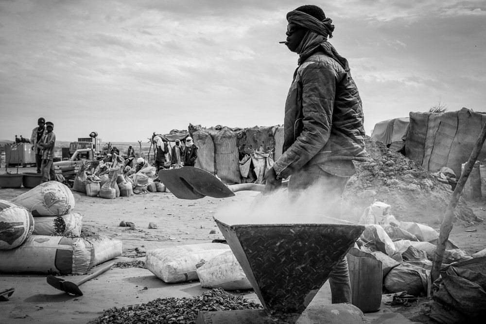 a gold rush in the desert Photo