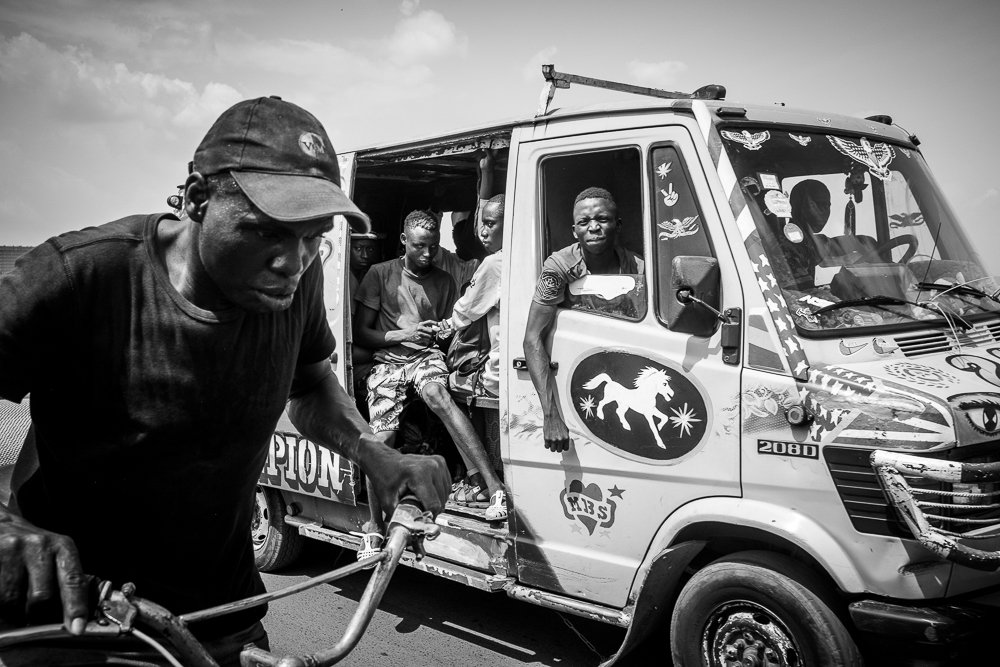 street/singles Photo