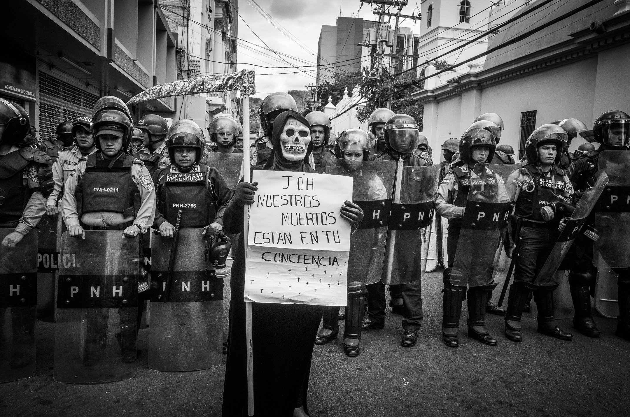 street/singles Photo