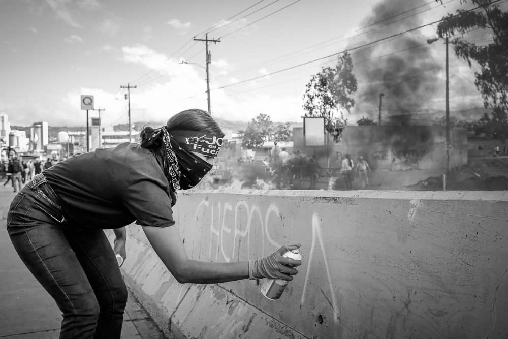 street/singles Photo